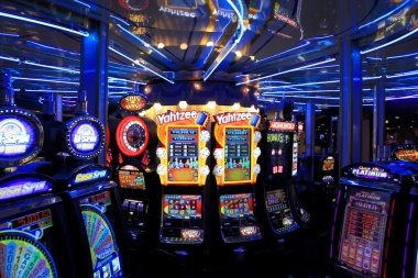 hore menang platform dashboard showing new game releases and payment options